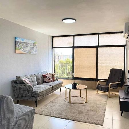 Apartment On The Mermaid Beach Qiryat Yam Exteriér fotografie