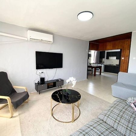 Apartment On The Mermaid Beach Qiryat Yam Exteriér fotografie