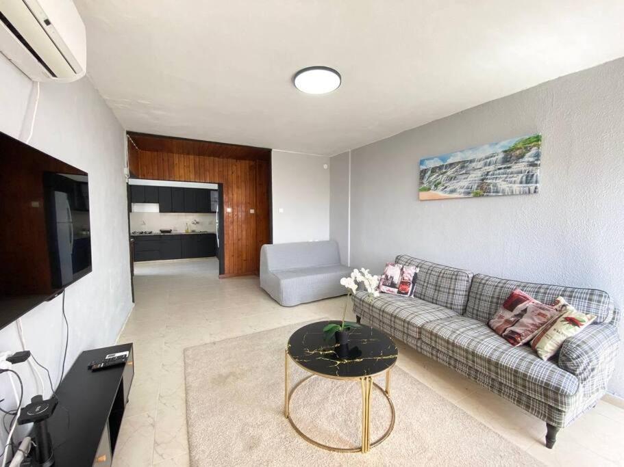 Apartment On The Mermaid Beach Qiryat Yam Exteriér fotografie